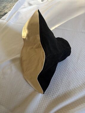 Reversible Black and Beige Wide-Brim Canvas Foldable Travel Hat Small